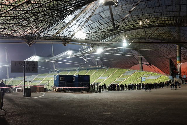 場中雖然不 場中雖然不